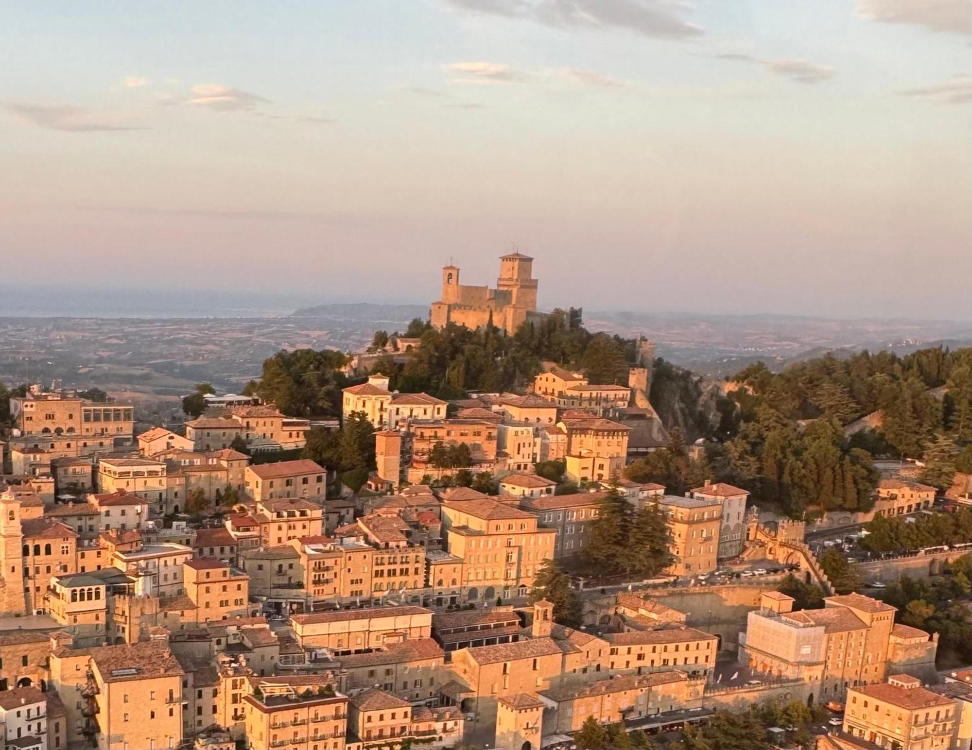 La Famosa Dimora Ambasciatore Saint-Marin Extérieur photo